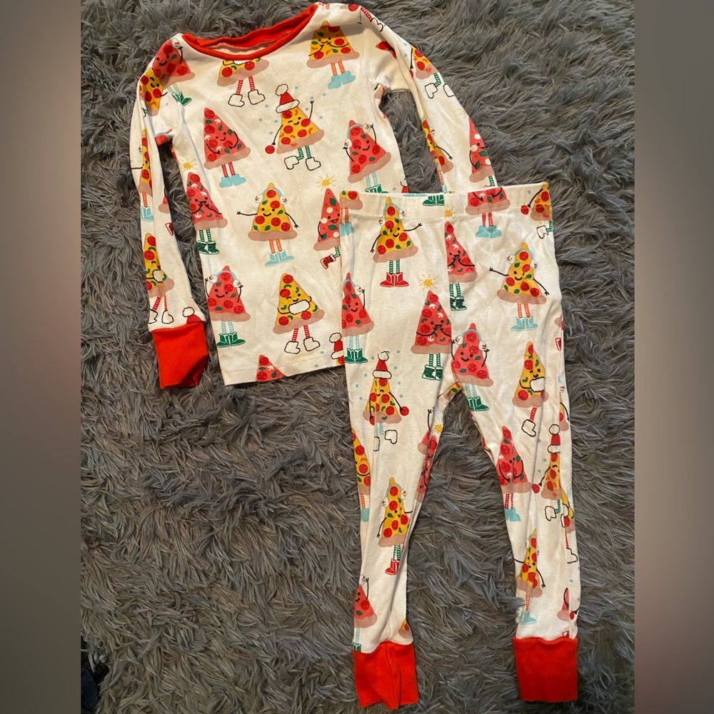 The Honest Company Kids Pajamas - Red and Cream Pizza Print